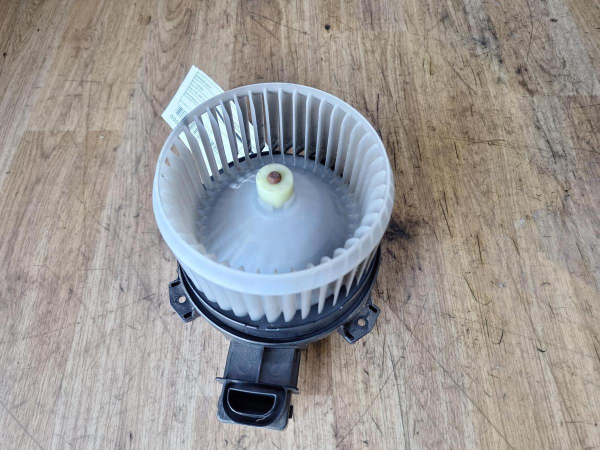 1000924231-Heater Fan Motor Top