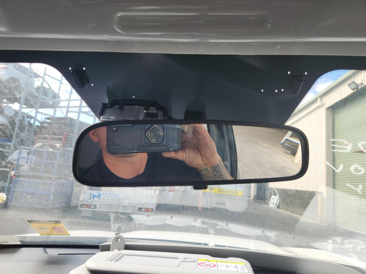 1000942551-Interior Mirror