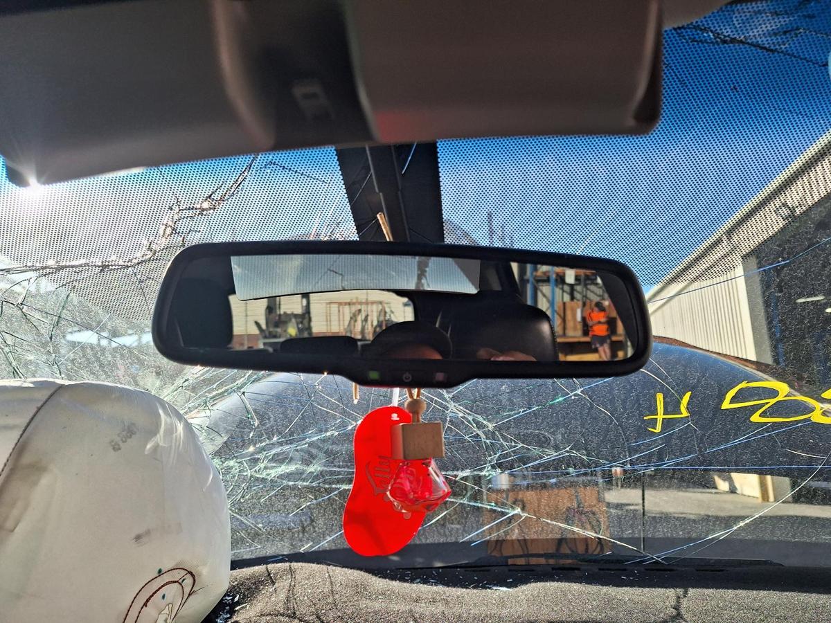 1000765934-Interior Mirror