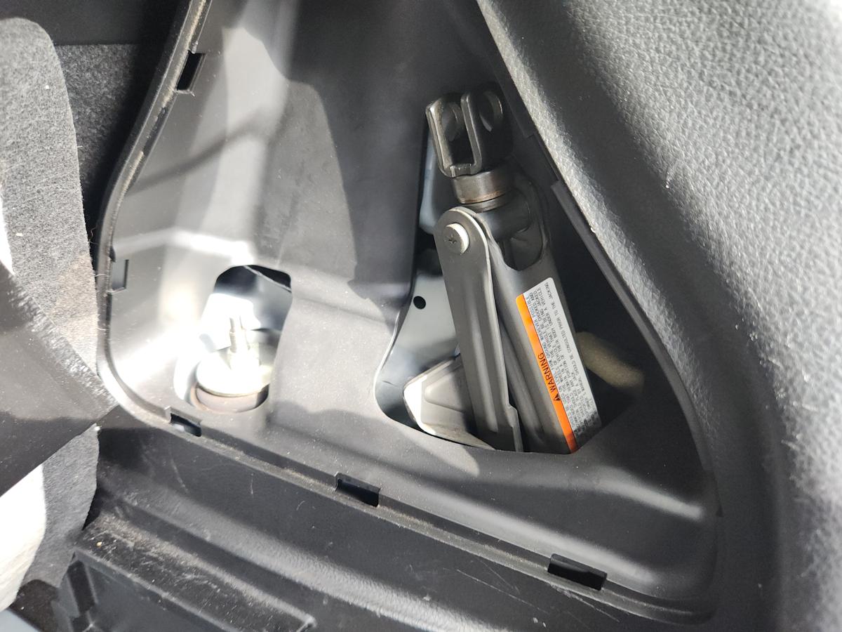 1000946592-Jack/Tool Kit