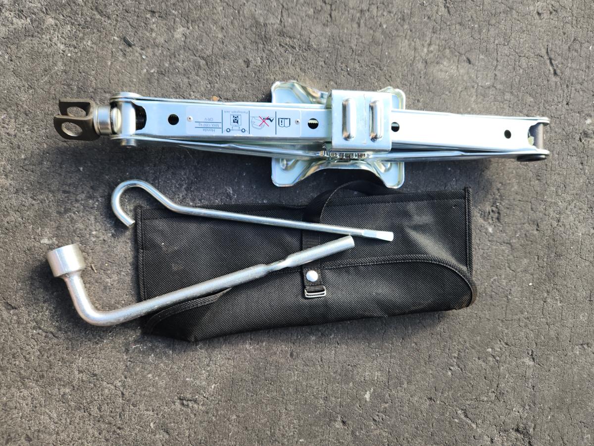Jack/Tool Kit for HONDA CRV