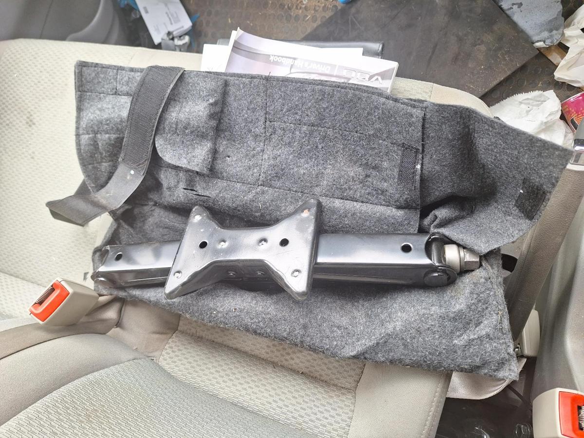 1000766996-Jack/Tool Kit