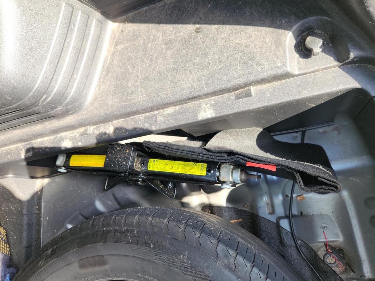 1000867164-Jack/Tool Kit