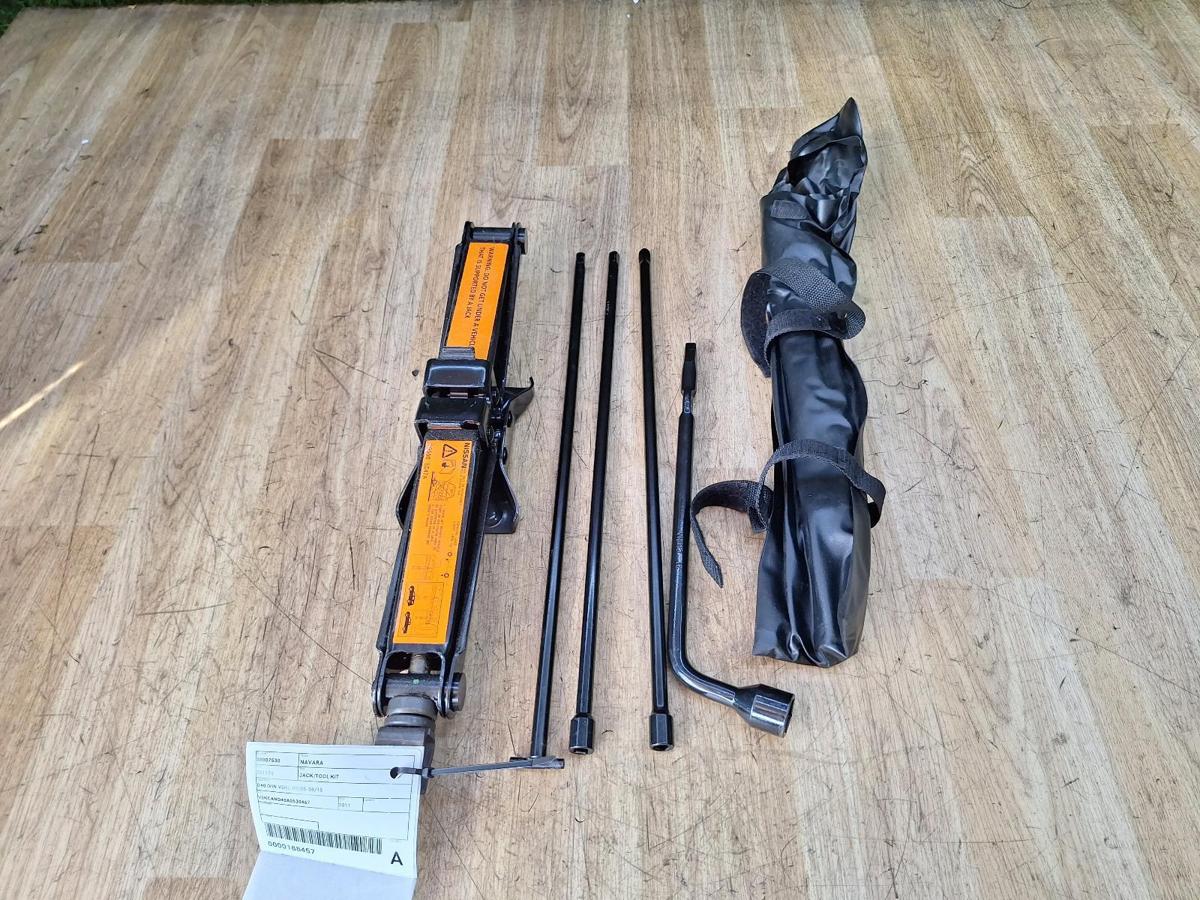 1000945214-Jack/Tool Kit Top