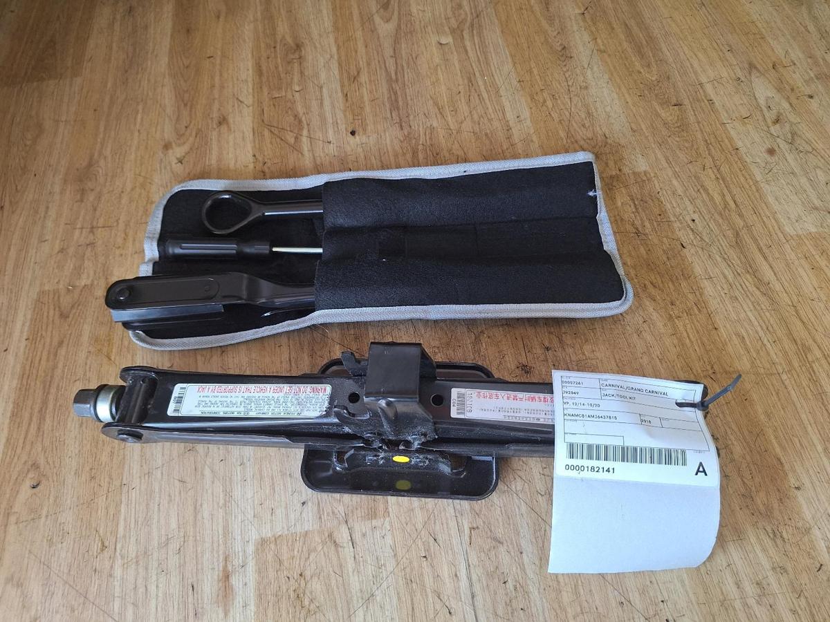 Jack/Tool Kit for KIA CARNIVAL/GRAND CARNIVAL