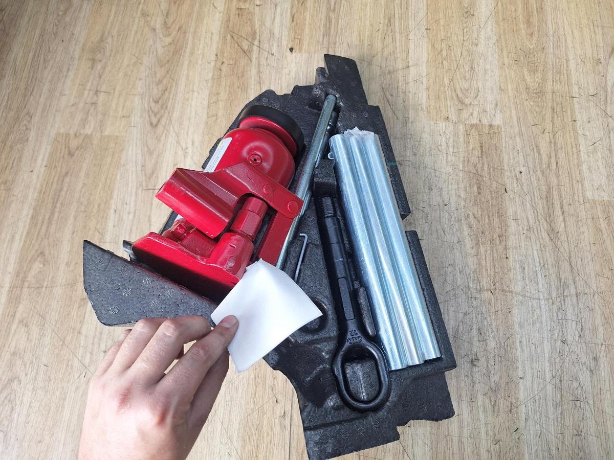 Jack/Tool Kit for VOLKSWAGEN CRAFTER