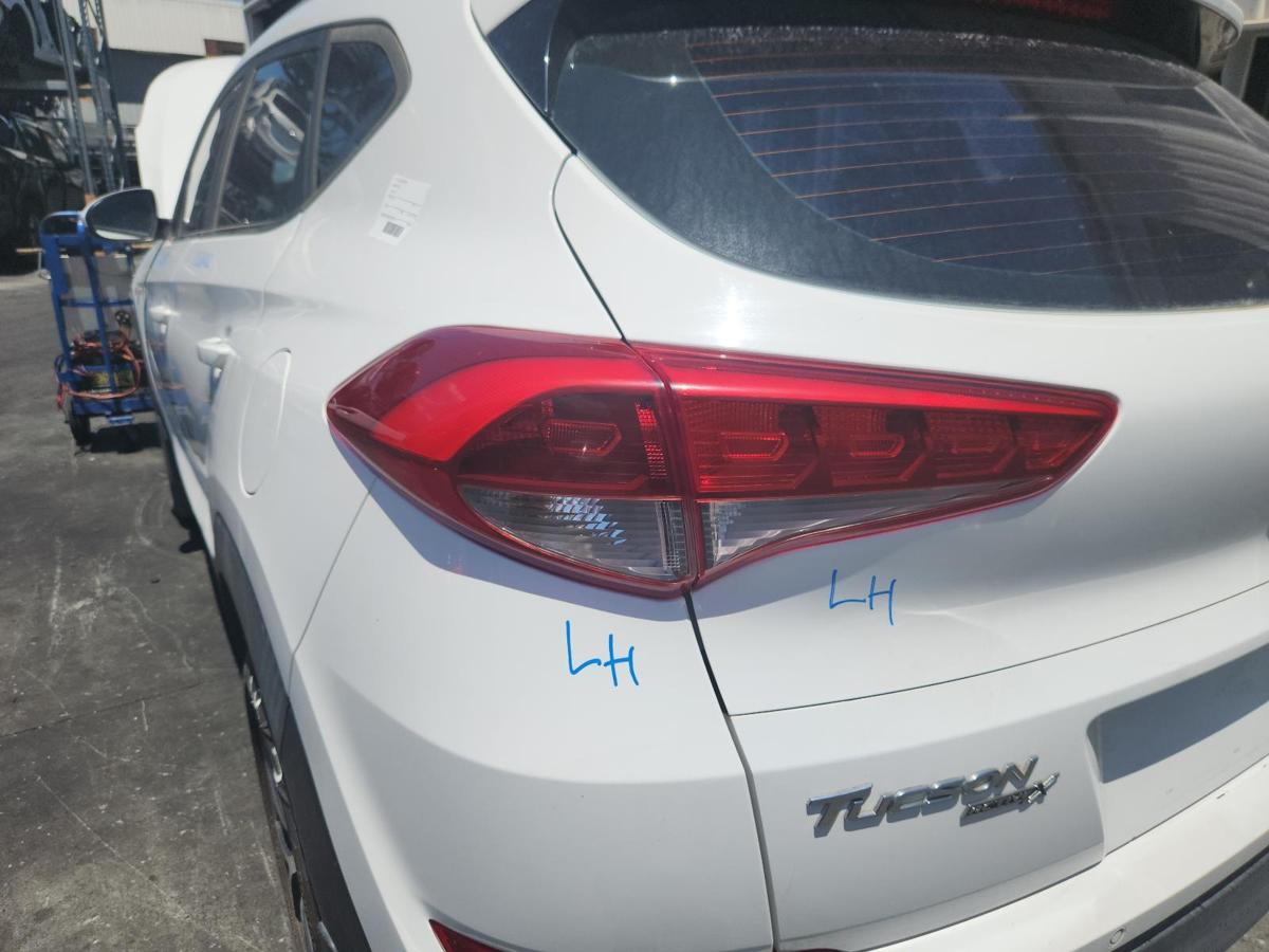 Left Tail light