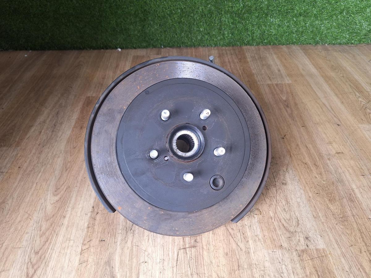 1000902215-Left Rear Hub Assembly Top