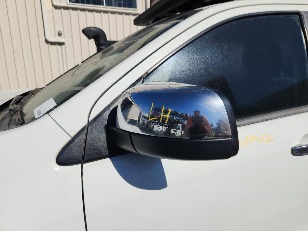 1000846763-Left Door Mirror