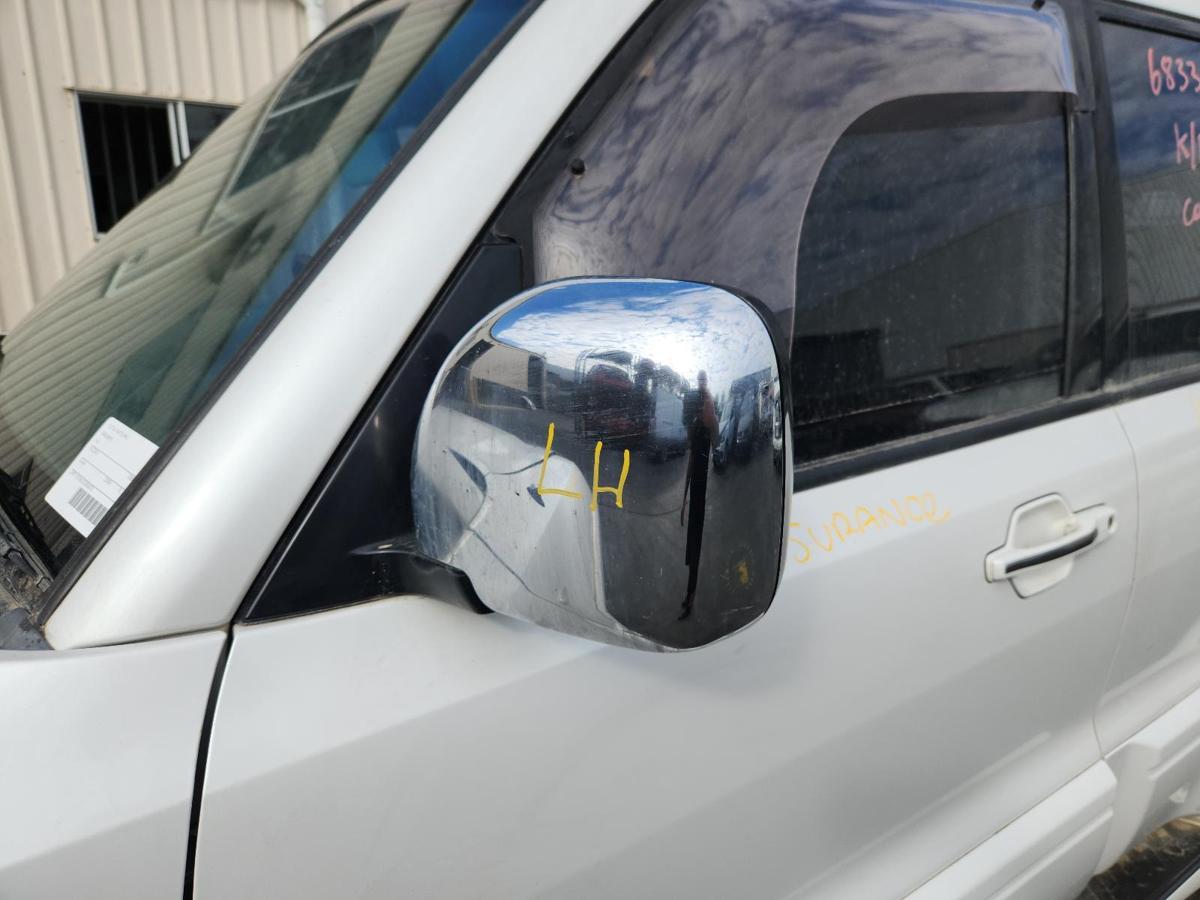 1000866593-Left Door Mirror