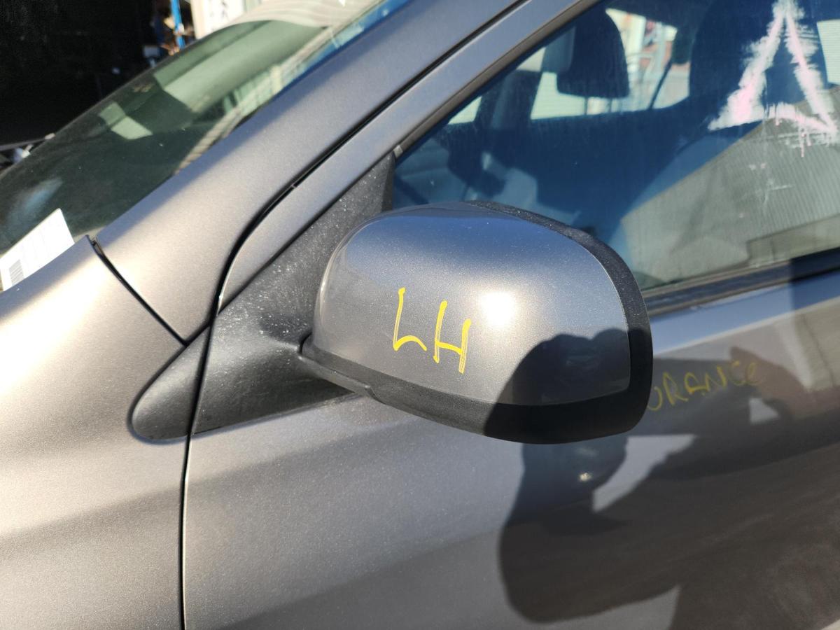 1000862400-Left Door Mirror