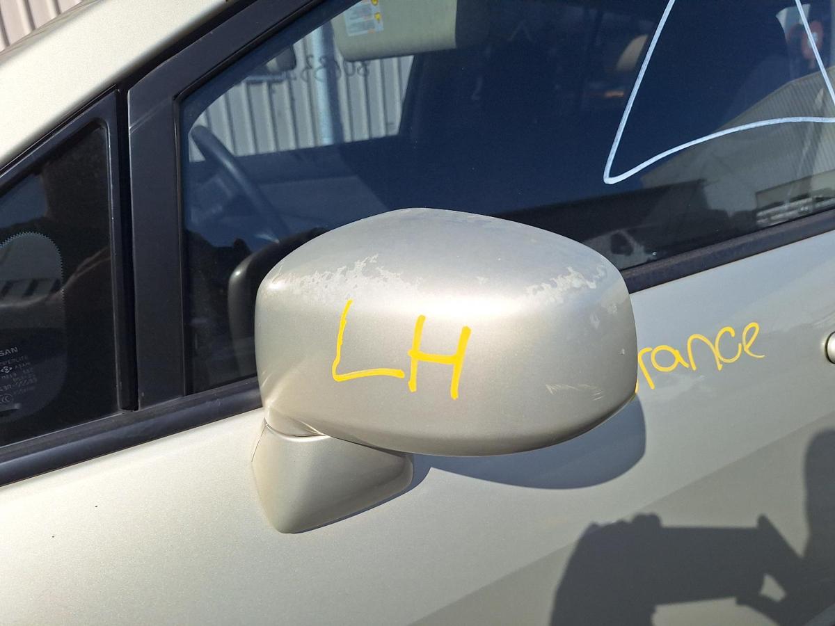 1000797341-Left Door Mirror