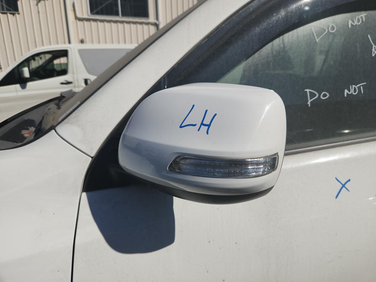 1000939950-Left Door Mirror