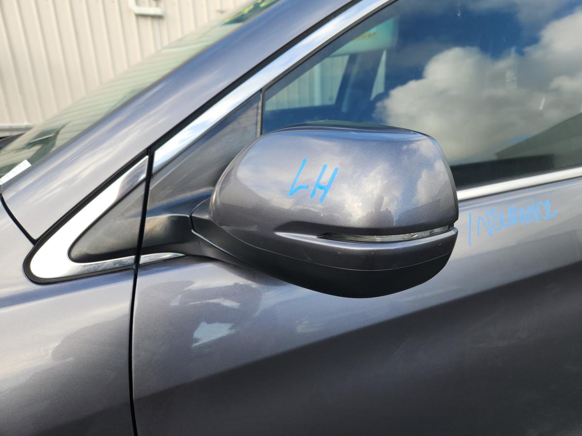 1000945934-Left Door Mirror