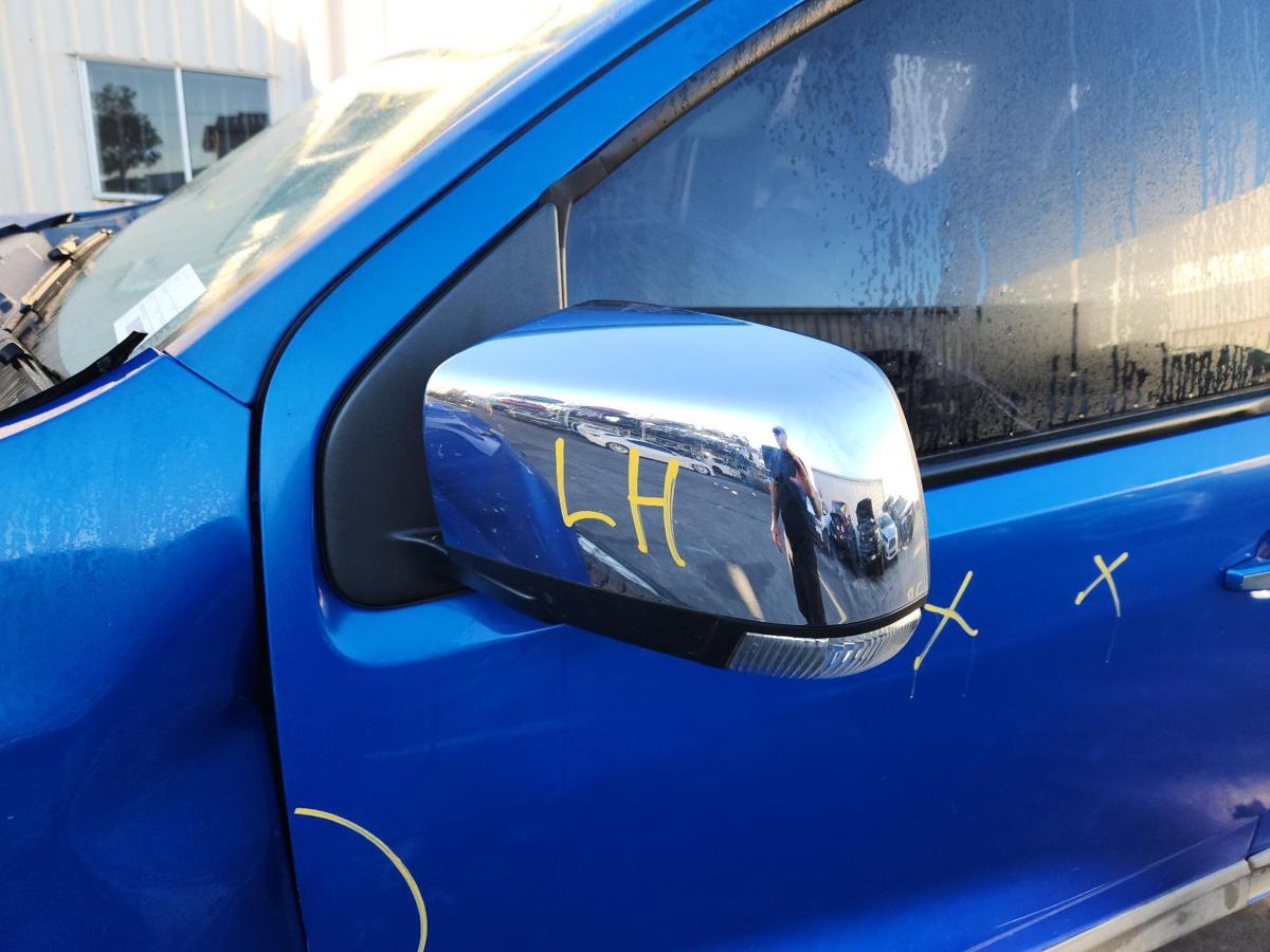 1000861849-Left Door Mirror