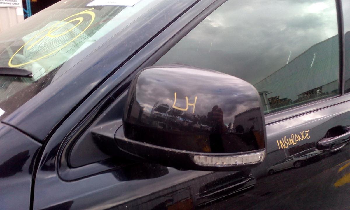 1000707520-Left Door Mirror