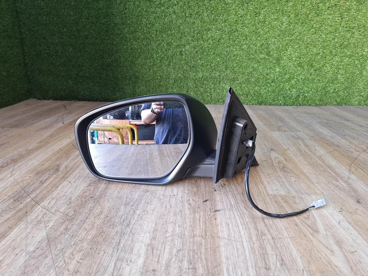 1000885218-Left Door Mirror Front