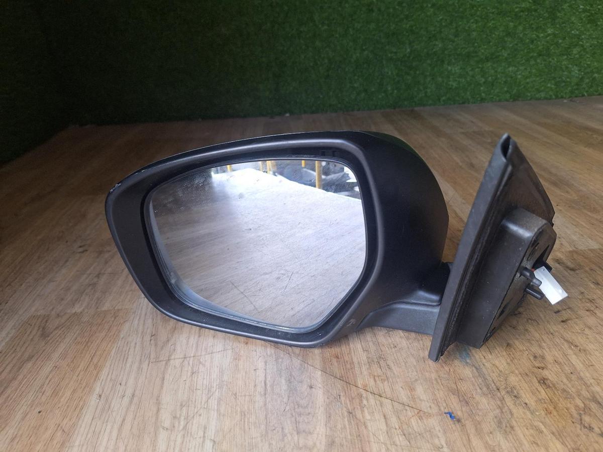 1000896817-Left Door Mirror Front