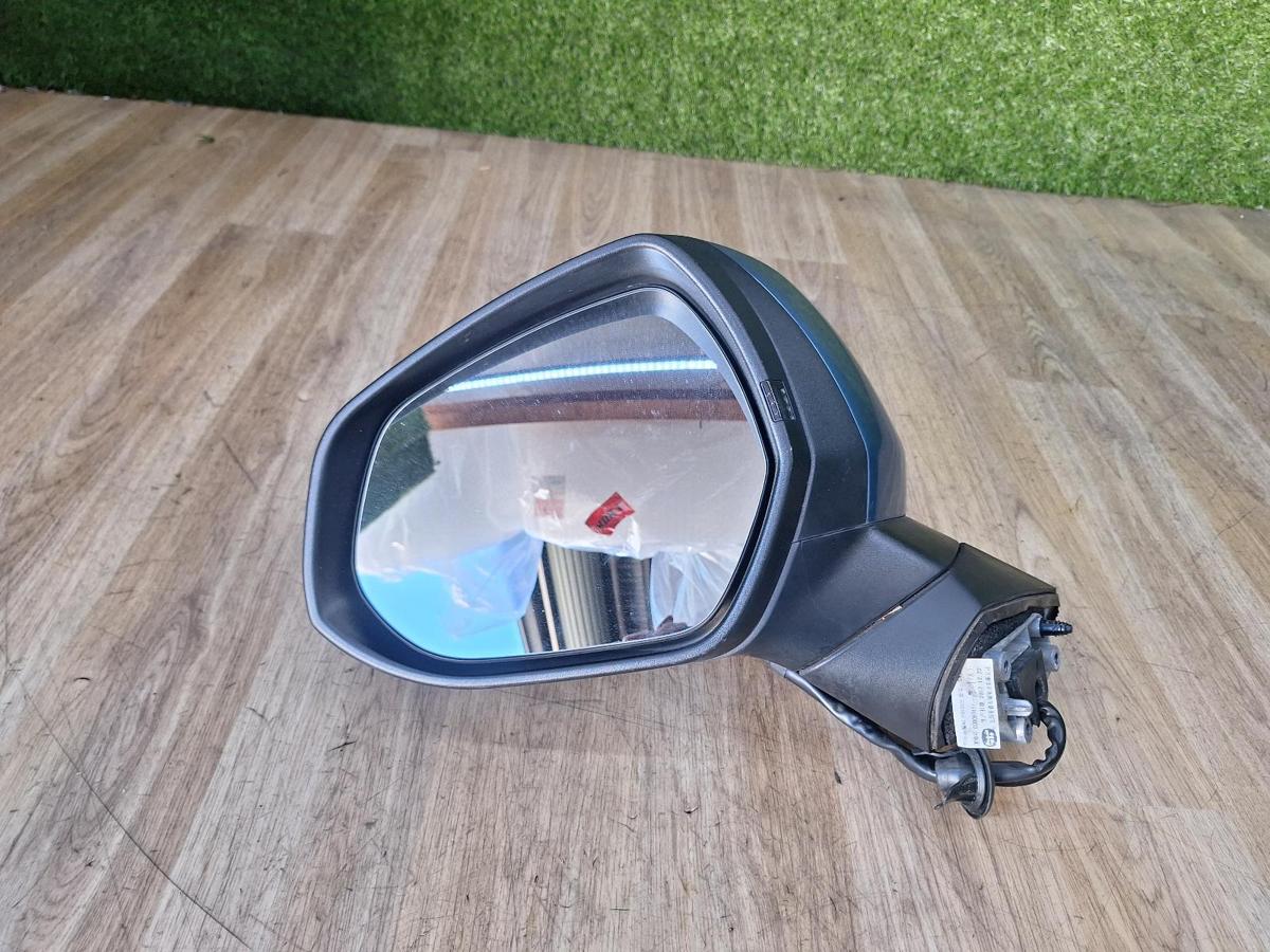 1000884081-Left Door Mirror Front