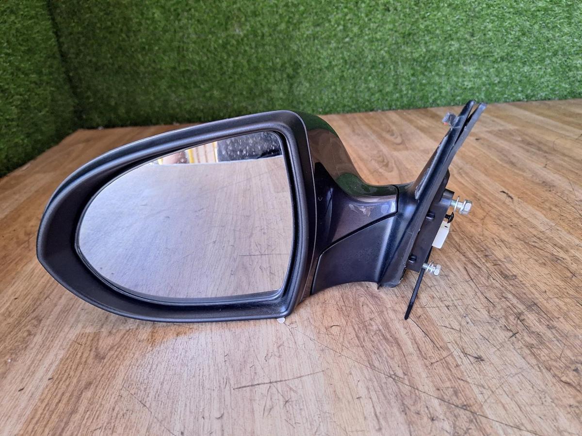 1000909099-Left Door Mirror Front