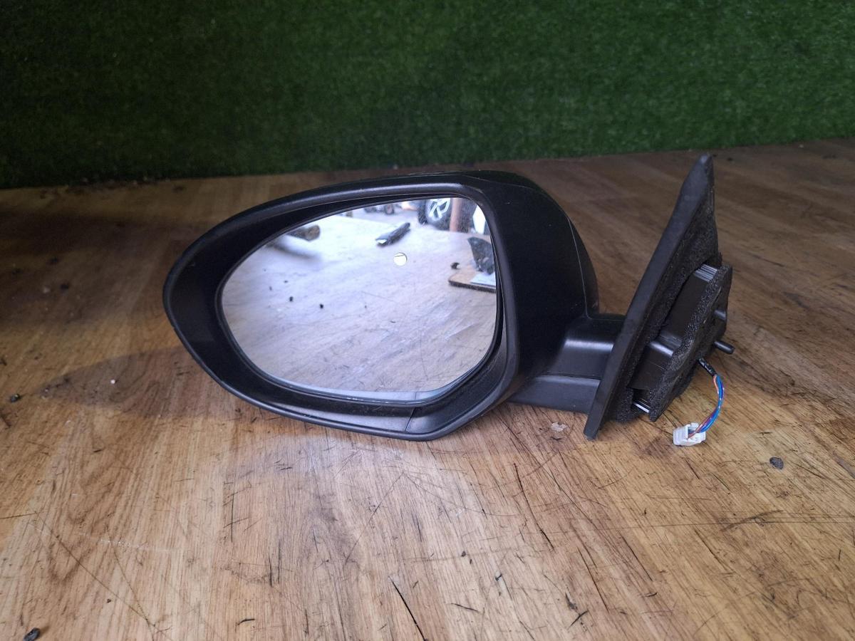 1000917517-Left Door Mirror Front