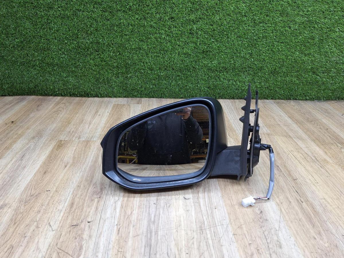 1000928689-Left Door Mirror Front