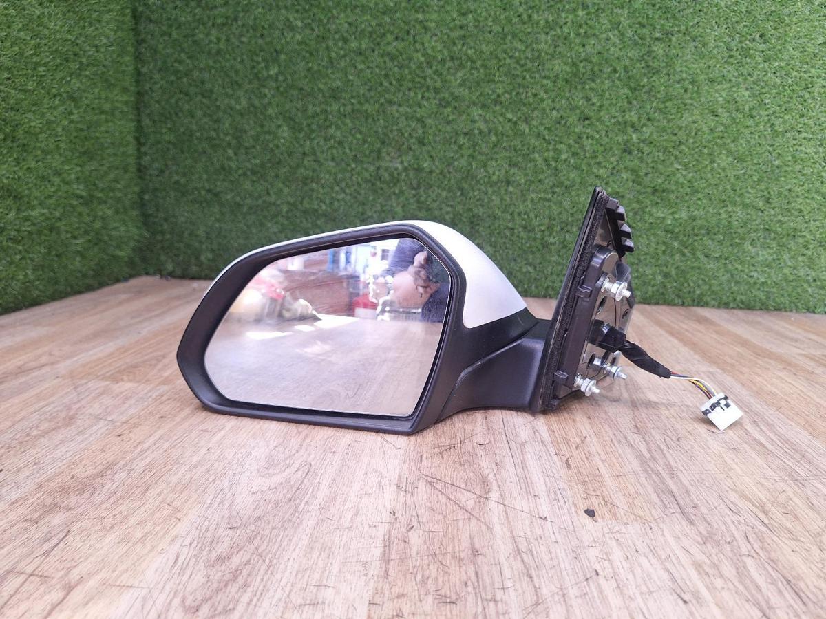 1000929897-Left Door Mirror Front