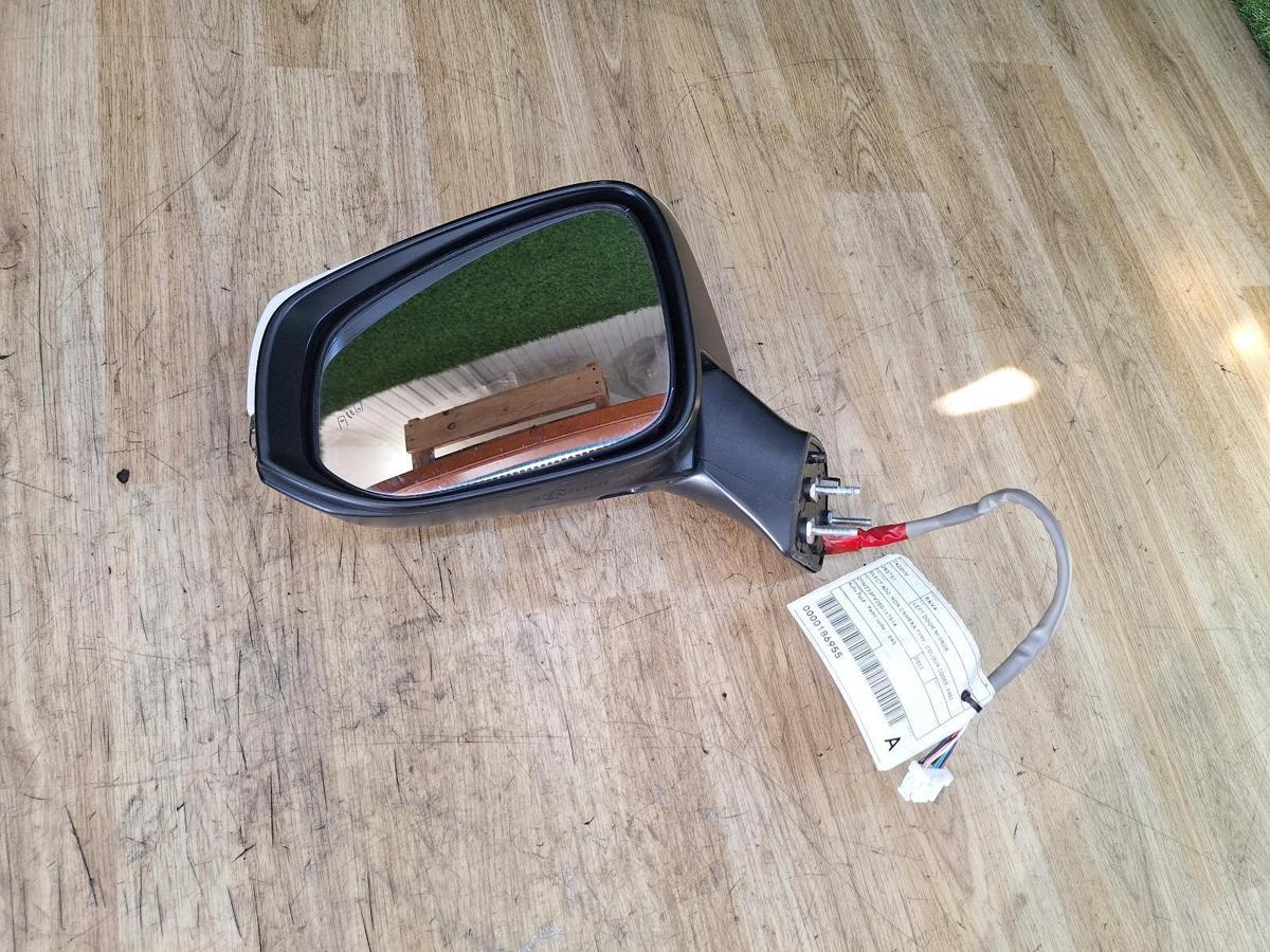 1000931003-Left Door Mirror Front