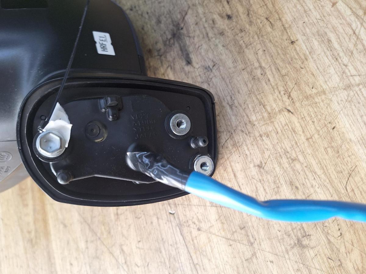 1000897325-Left Door Mirror Mount