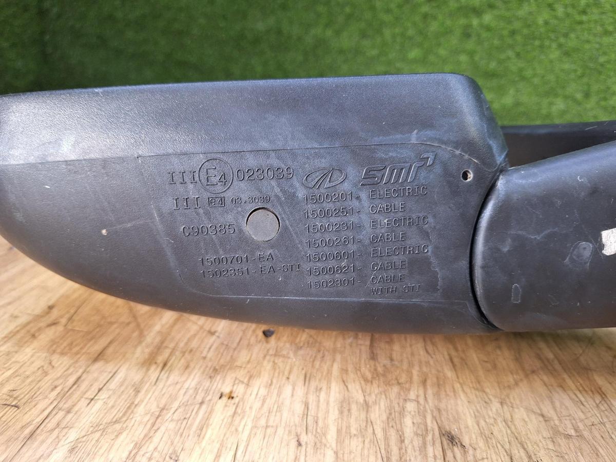 1000936907-Left Door Mirror Part Number