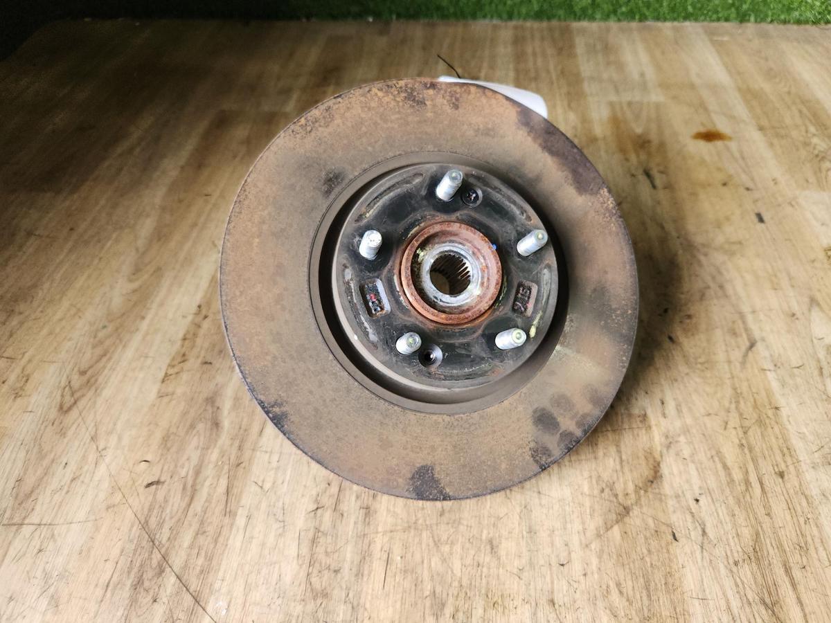 1000902537-Left Front Hub Assembly Top