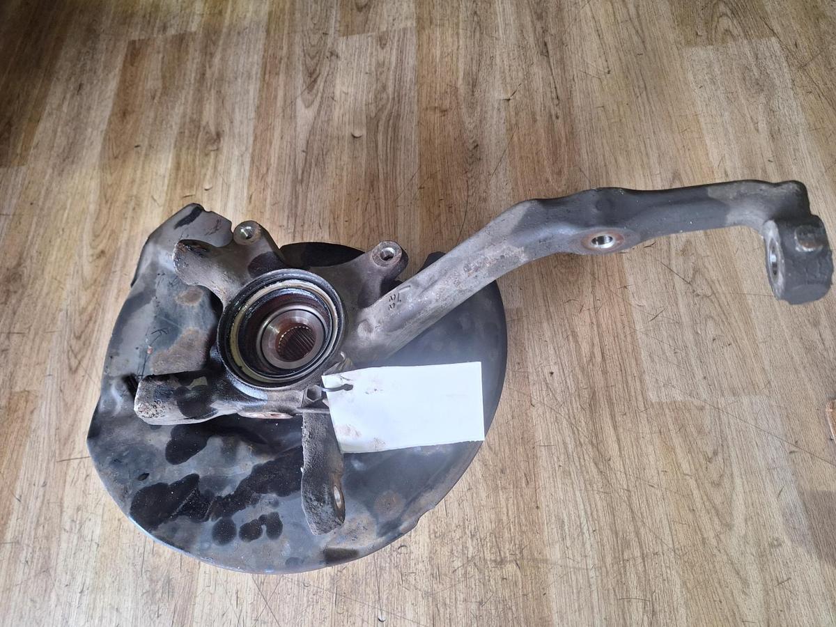 1000908856-Left Front Hub Assembly Top