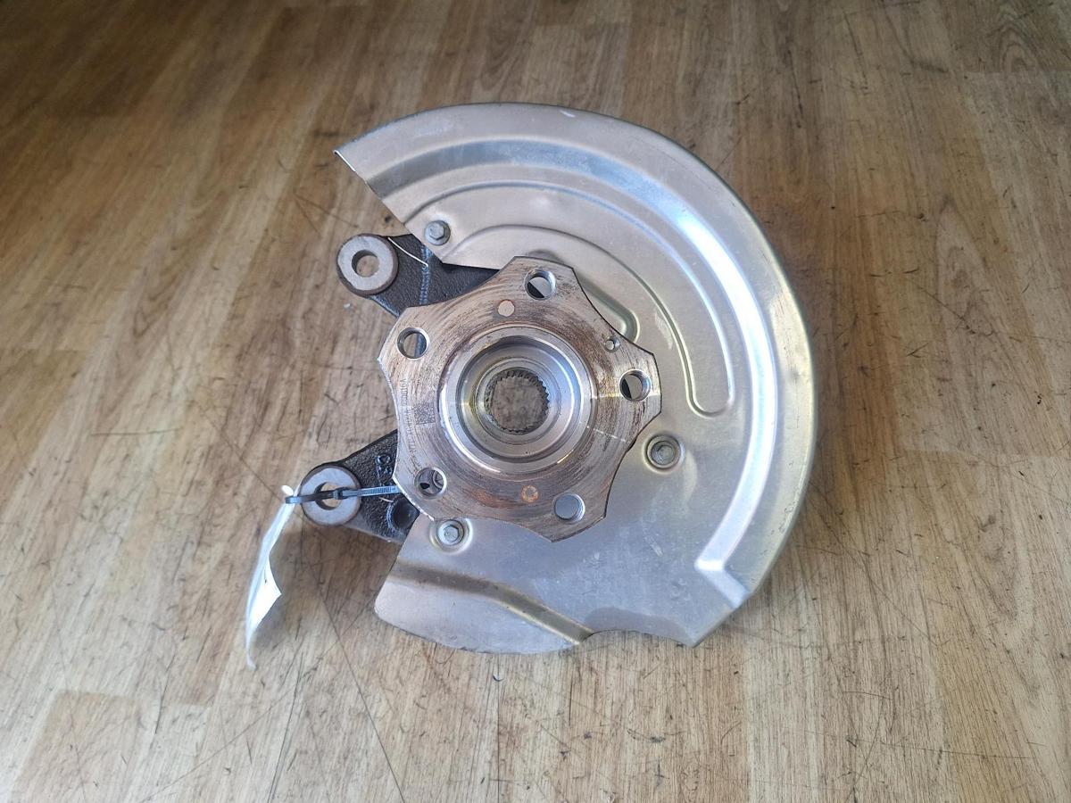 1000913972-Left Front Hub Assembly Top