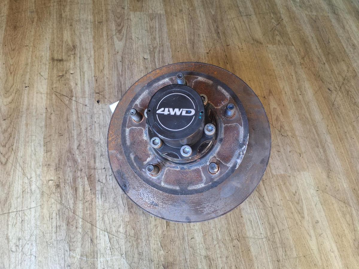 1000914189-Left Front Hub Assembly Top
