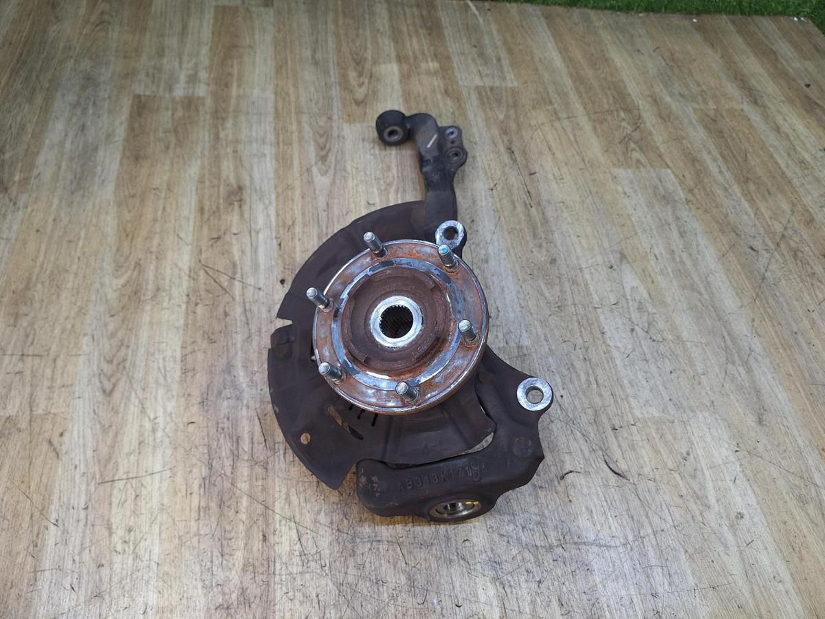 1000919232-Left Front Hub Assembly Top