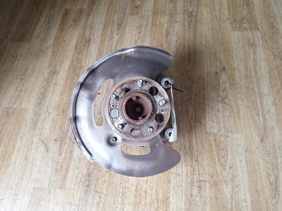 1000900548-Left Front Hub Assembly Top