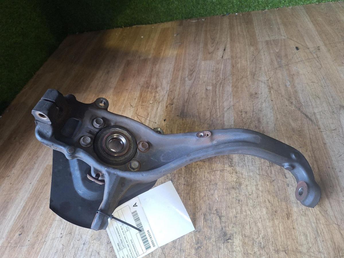 1000911865-Left Front Hub Assembly Top