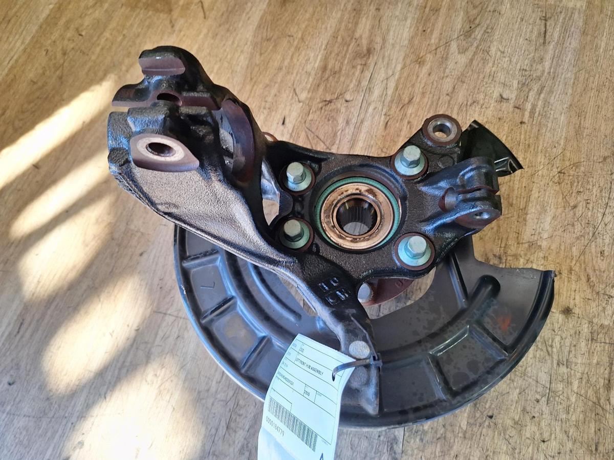 1000919114-Left Front Hub Assembly Top
