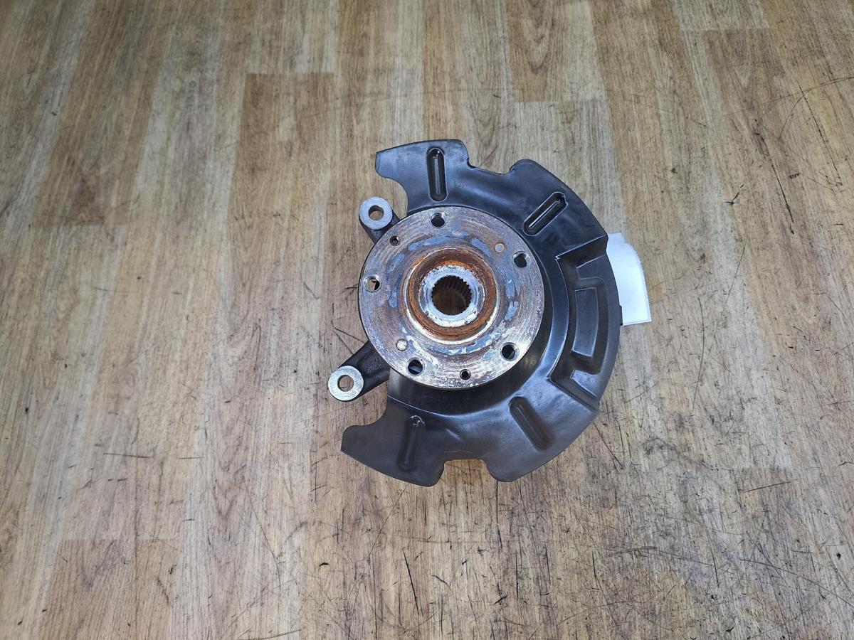 1000920646-Left Front Hub Assembly Top