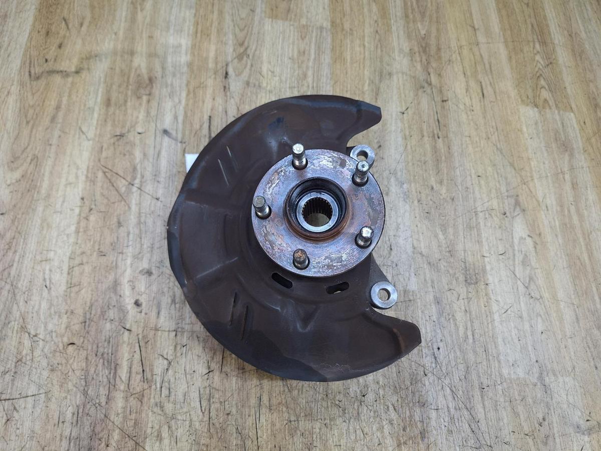 1000925340-Left Front Hub Assembly Top