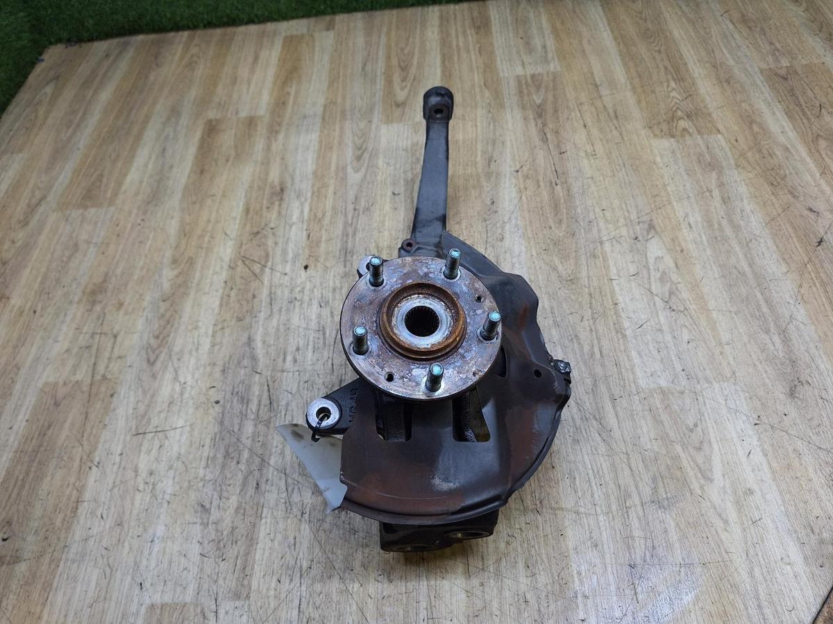 1000928953-Left Front Hub Assembly Top