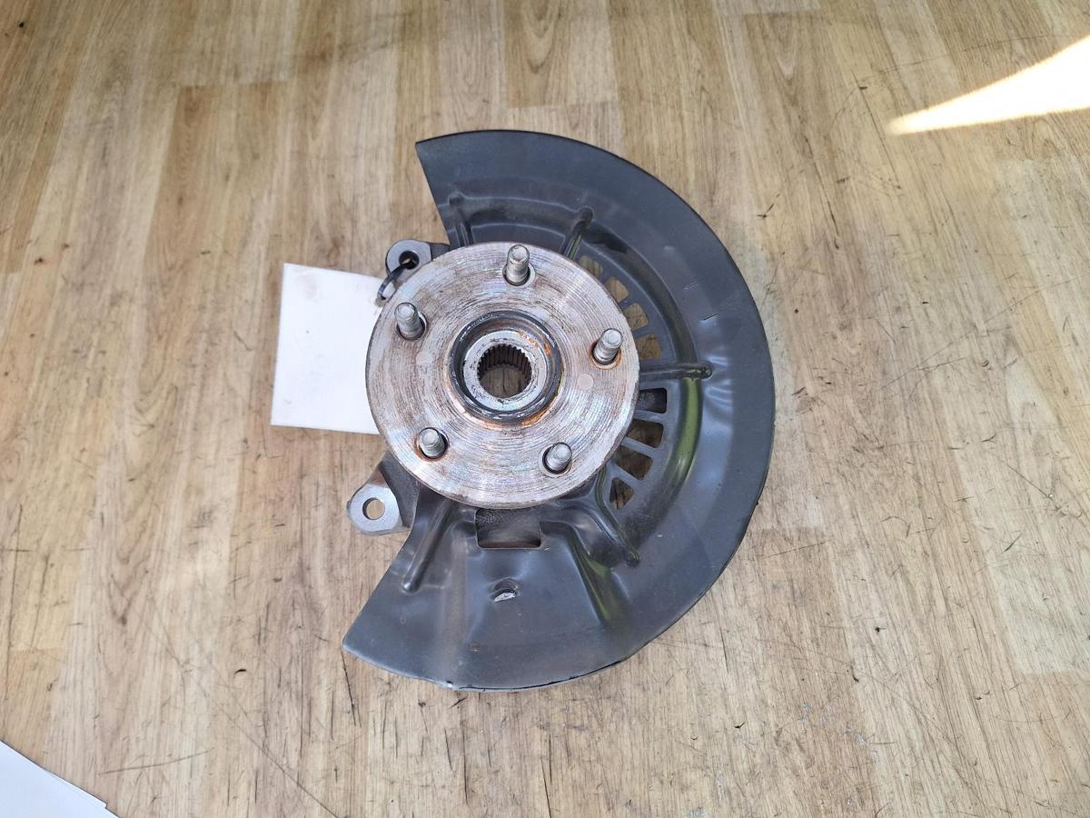 1000930996-Left Front Hub Assembly Top