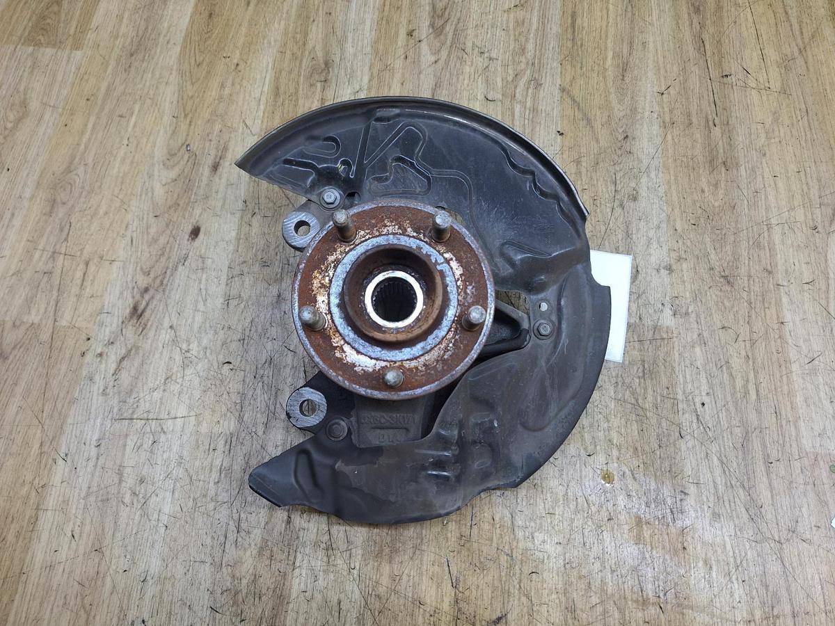 1000932971-Left Front Hub Assembly Top