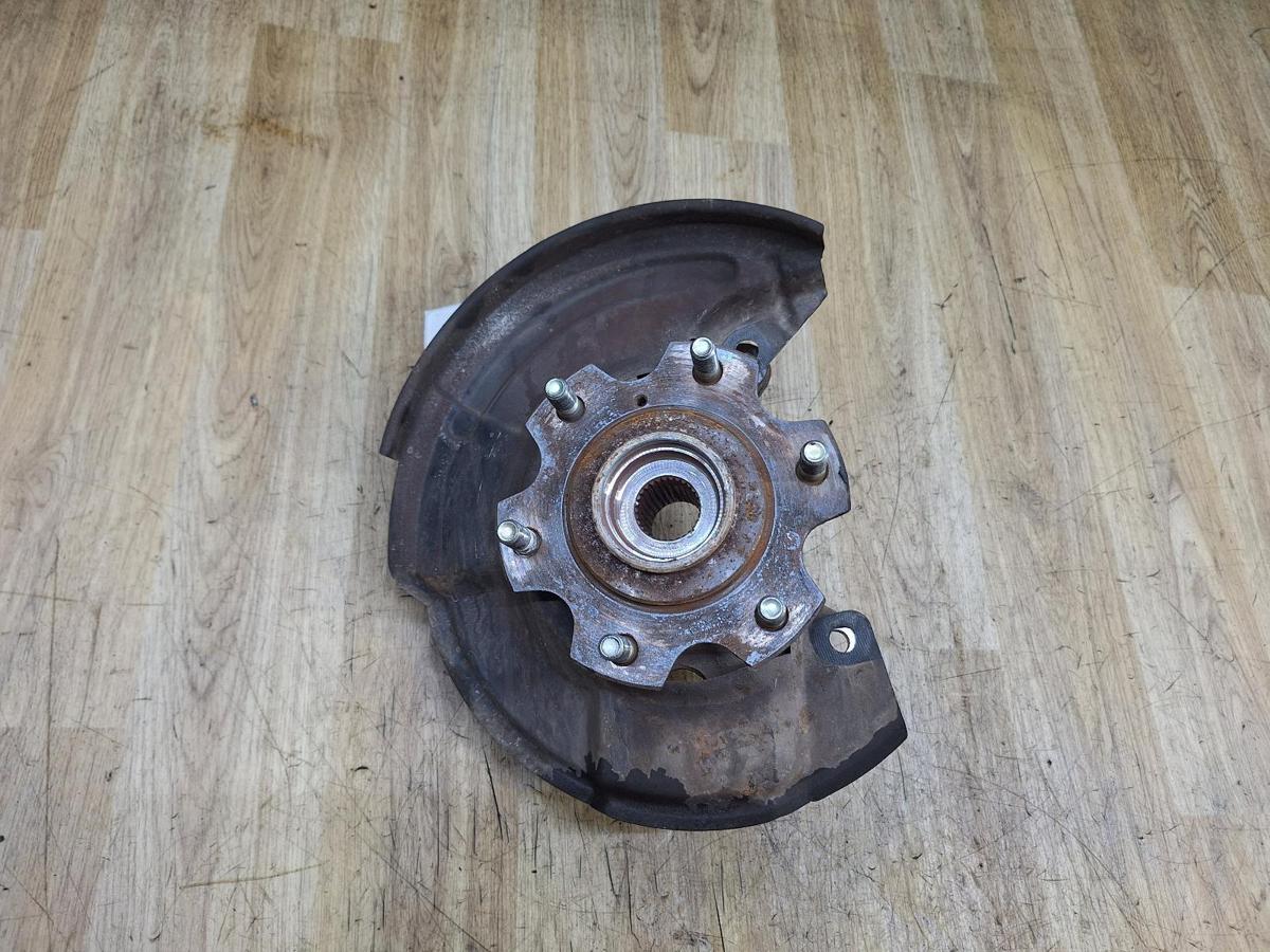 1000936196-Left Front Hub Assembly Top