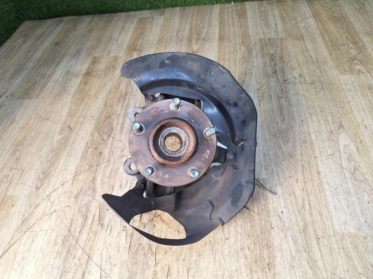 1000943104-Left Front Hub Assembly Top