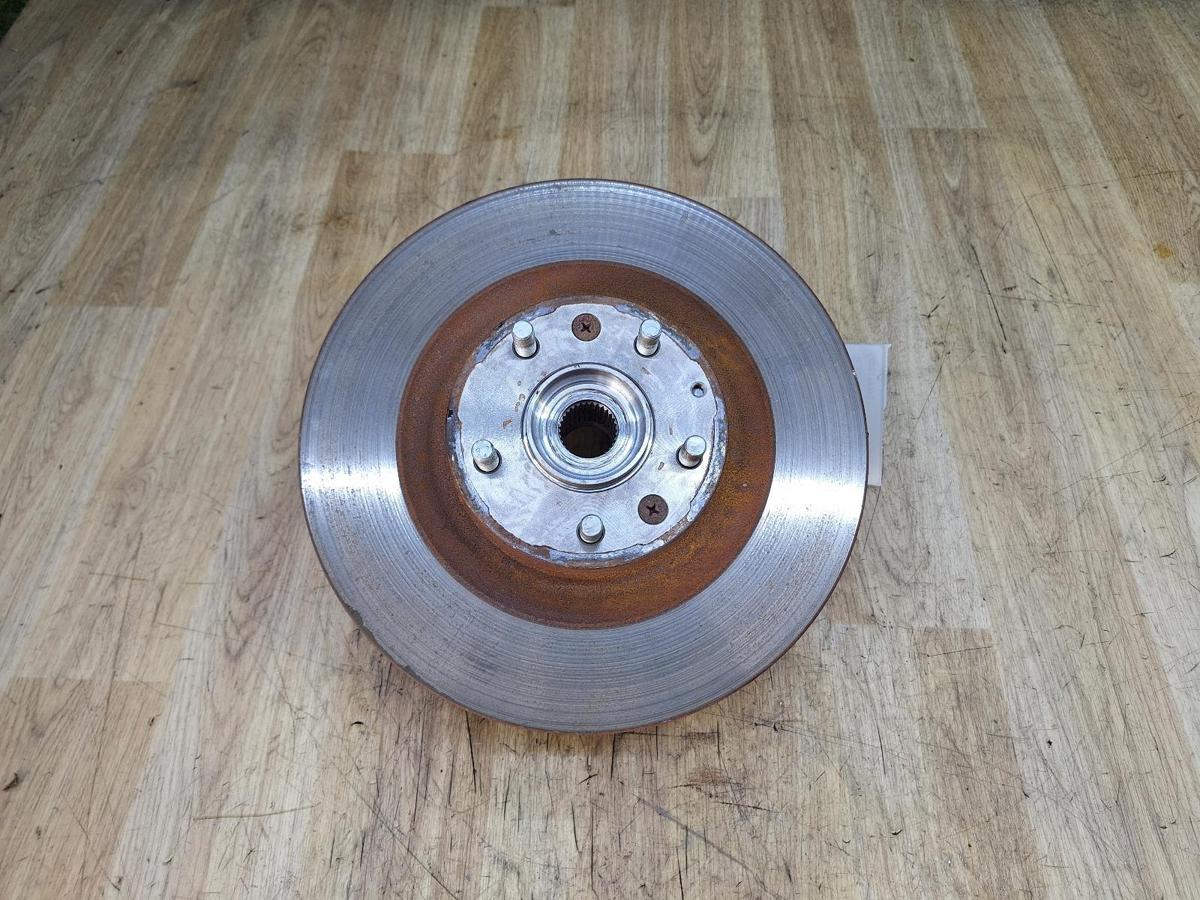 1000937418-Left Front Hub Assembly Top