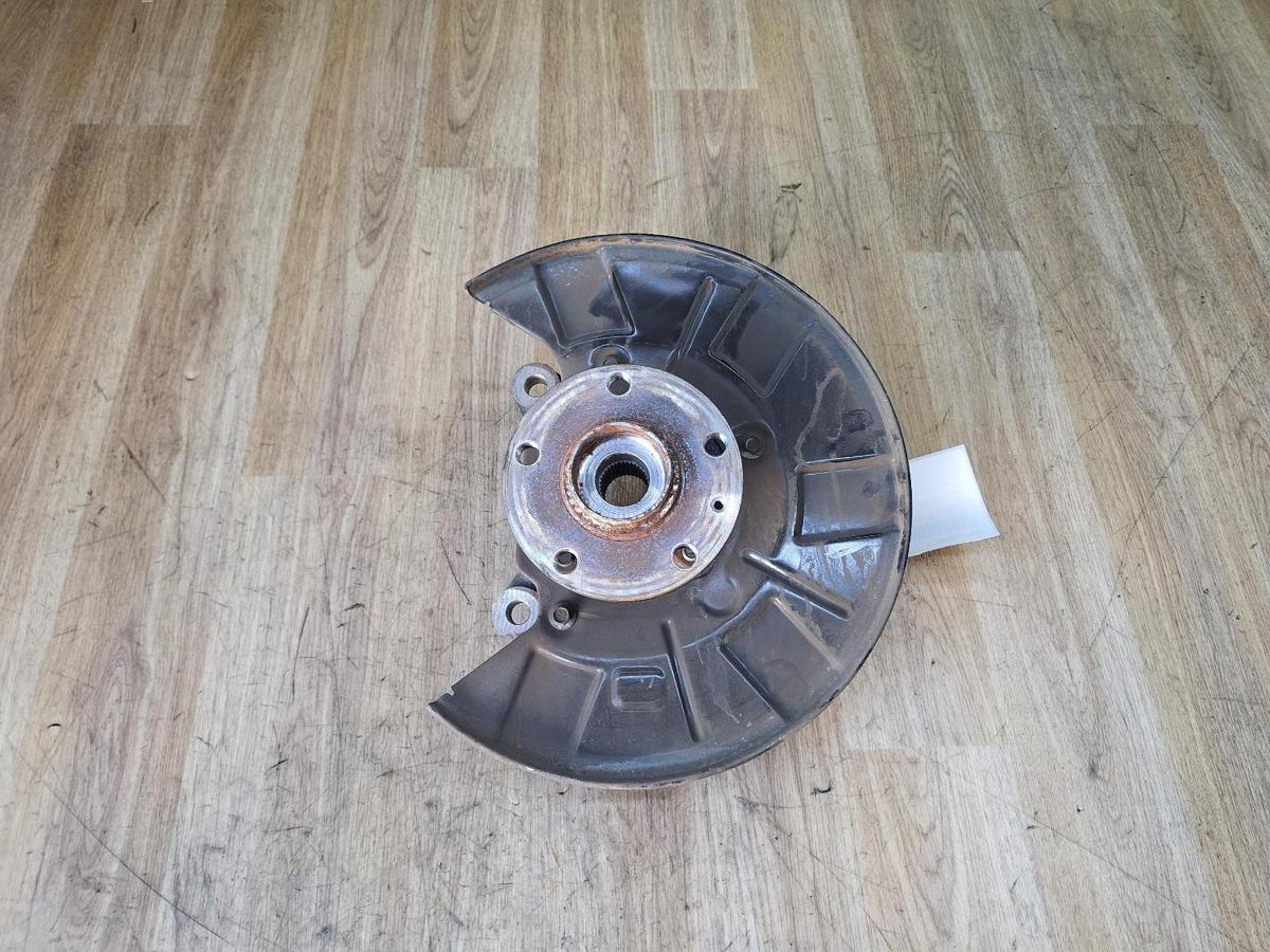 1000883160-Left Front Hub Assembly Top