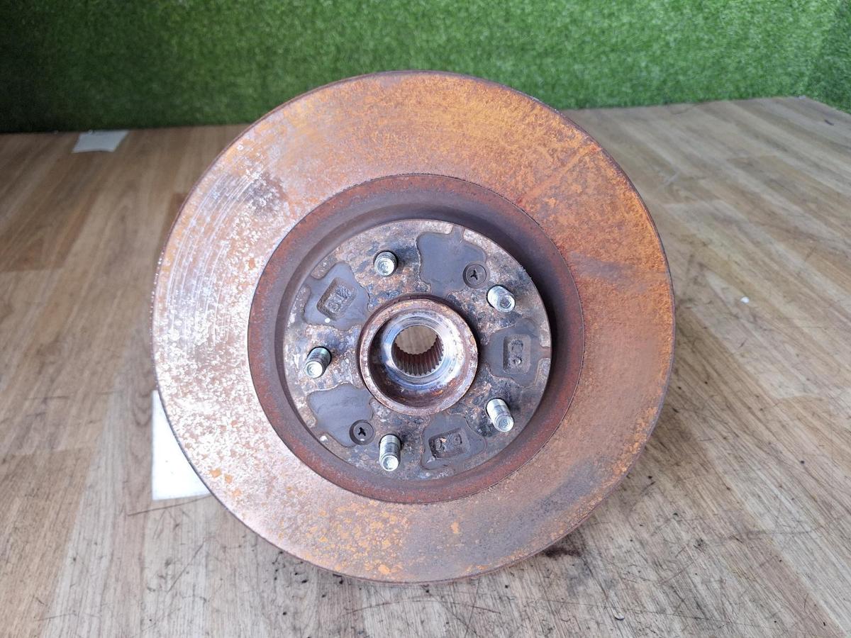 1000890006-Left Front Hub Assembly Top