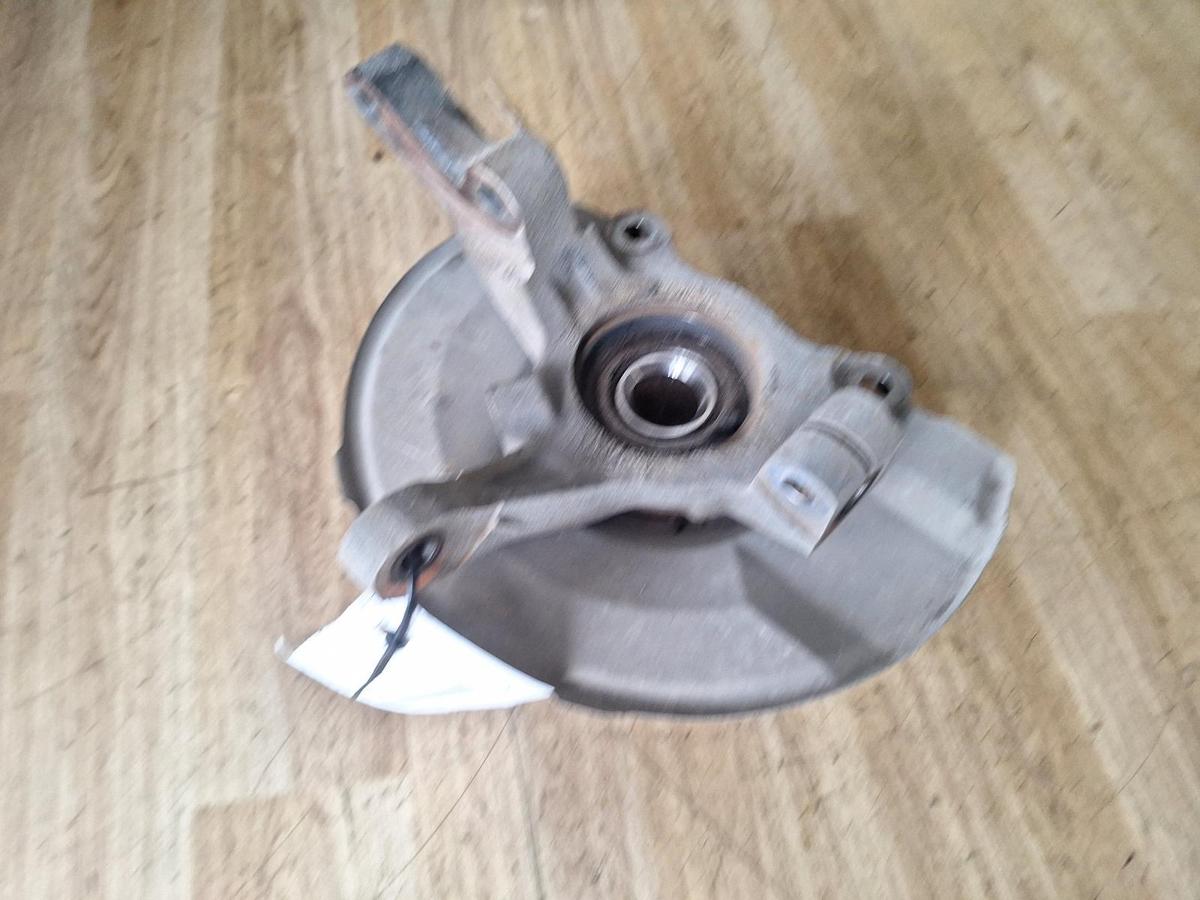 1000905505-Left Front Hub Assembly Top