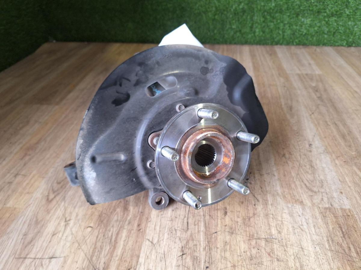 1000891102-Left Front Hub Assembly Top